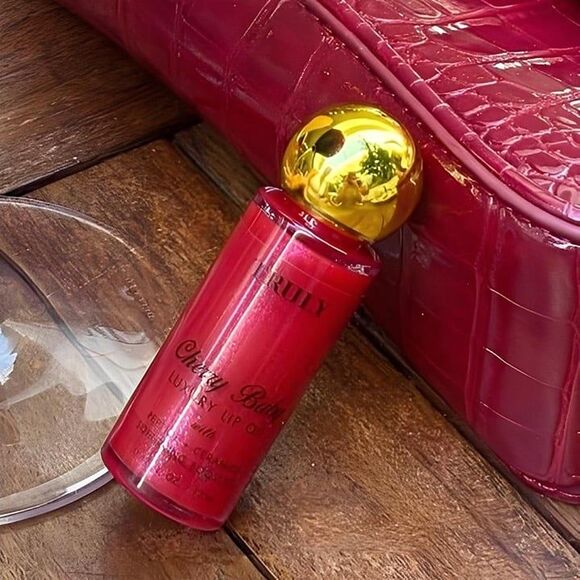 TRULY Beauty: Cherry Baby Luxury Peptide Lip Oil - Picture 11 of 12